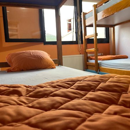 Blue Orange Lake Hostel Ohrid Bagian luar foto